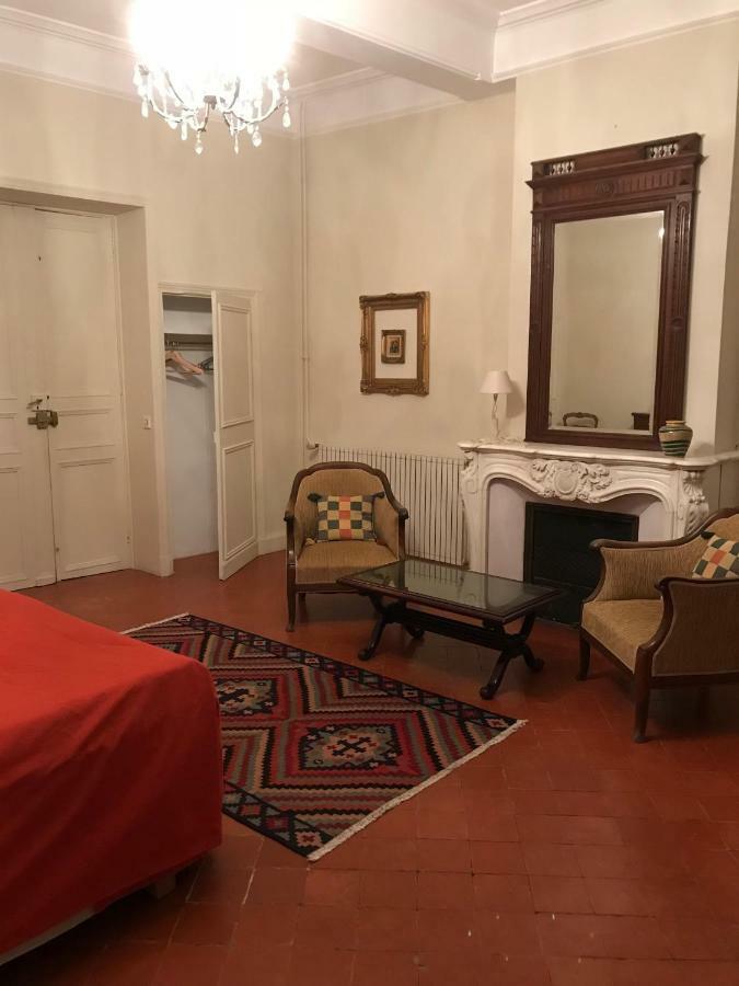 La Maison Quarante Acomodação com café da manhã Quarto foto