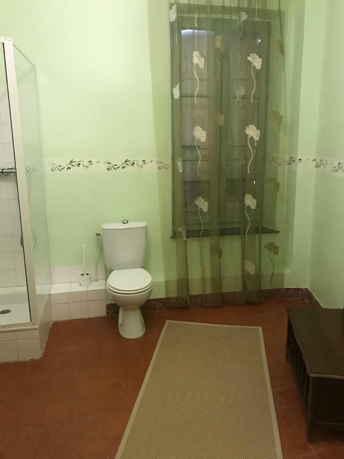 La Maison Quarante Acomodação com café da manhã Quarto foto