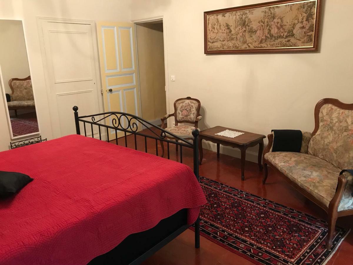 La Maison Quarante Acomodação com café da manhã Quarto foto